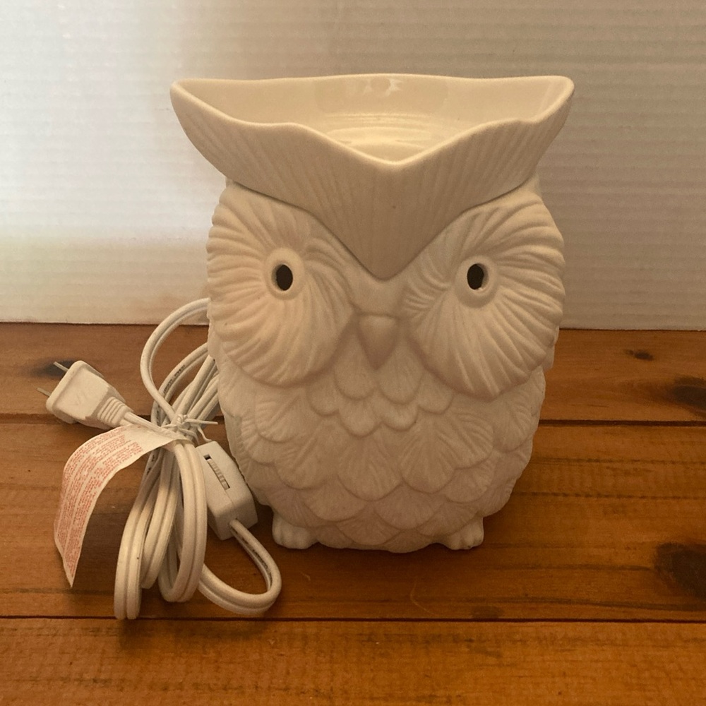 Scentsy FALL Whoot White Owl Full Sized Electric Candle Wax Warmer w/Bulb